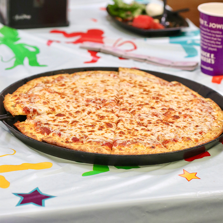 Family Fun In Houston- Chuck E. Cheese Pizza