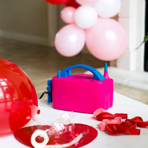 The Easiest DIY Balloon Garland Tutorial